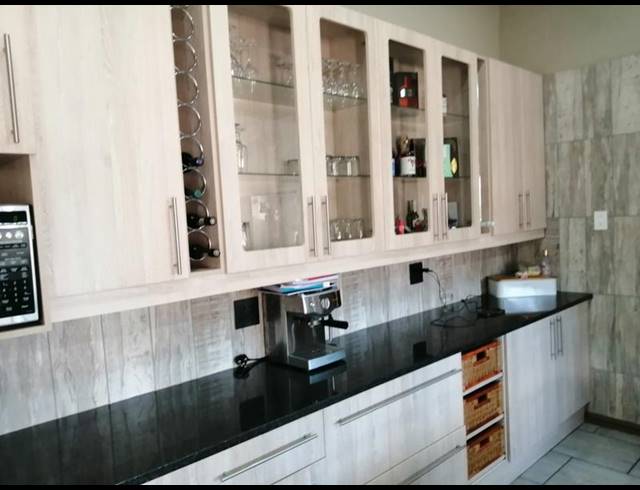 3 BEDROOM HOUSE FOR SALE IN CASSELDALE